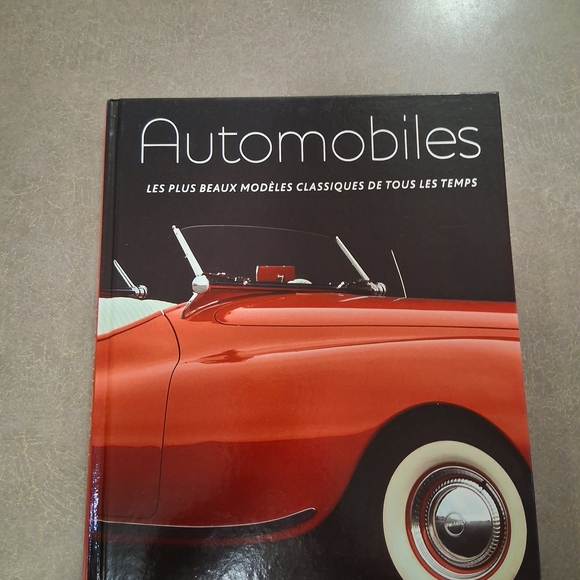 Other - Automobiles Book - Classic Red Cover ( In French )